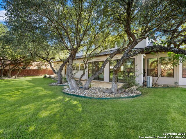 Listing photo id 48 for 303 Regent Circle