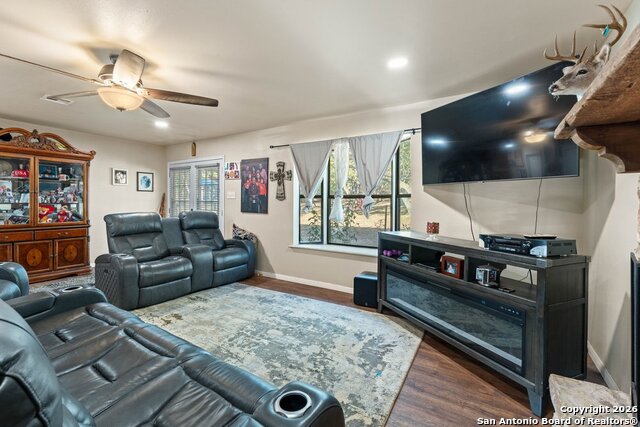 Image 11 of 62 For 277 Bear Springs W