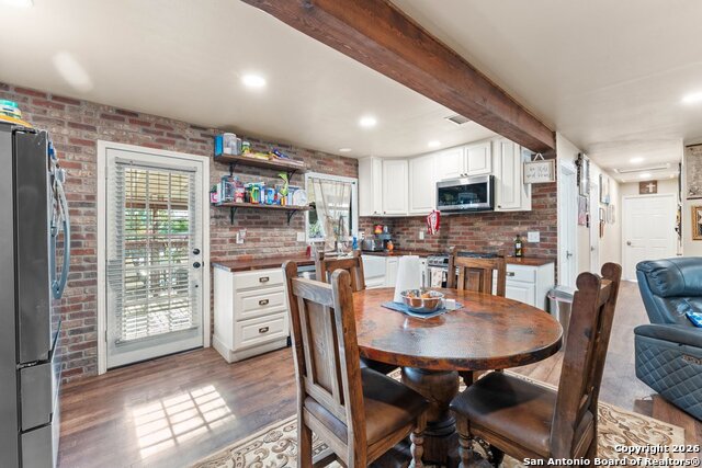 Image 12 of 62 For 277 Bear Springs W