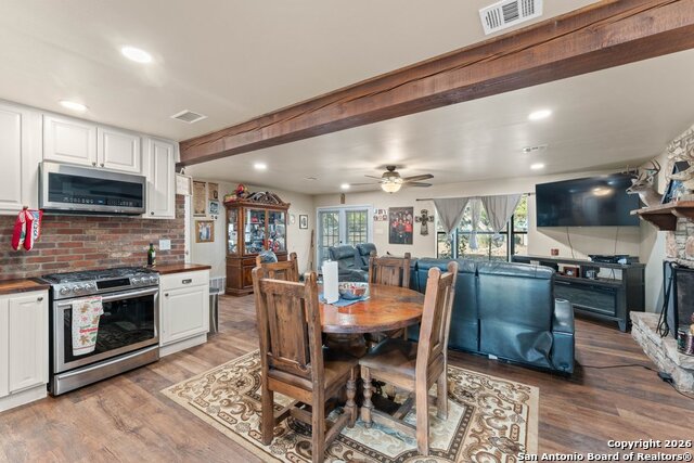 Image 14 of 62 For 277 Bear Springs W