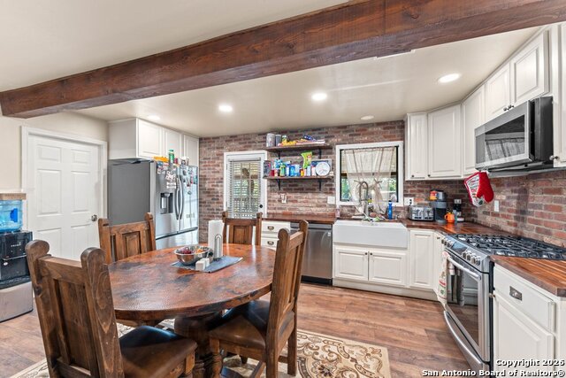 Image 15 of 62 For 277 Bear Springs W