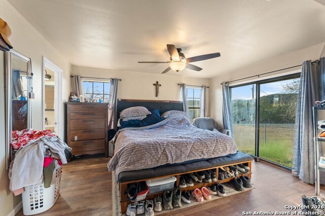 Image 24 of 62 For 277 Bear Springs W