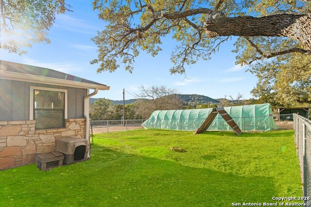 Image 36 of 62 For 277 Bear Springs W