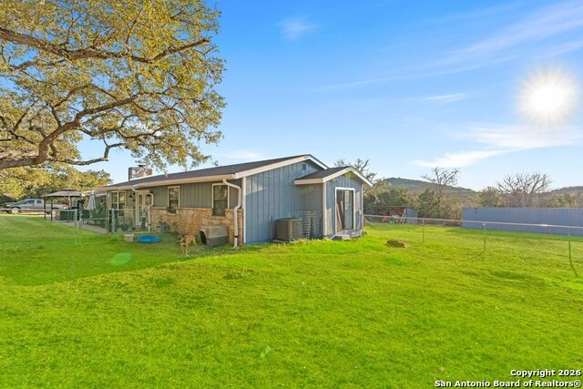 Image 37 of 62 For 277 Bear Springs W