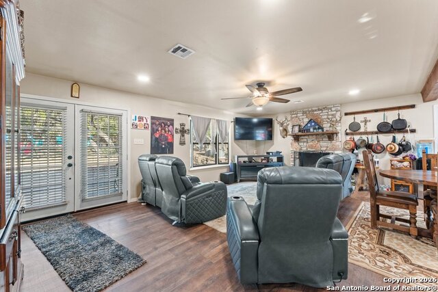 Image 9 of 62 For 277 Bear Springs W