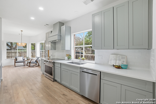 Listing photo id 2 for 103 Rimdale  