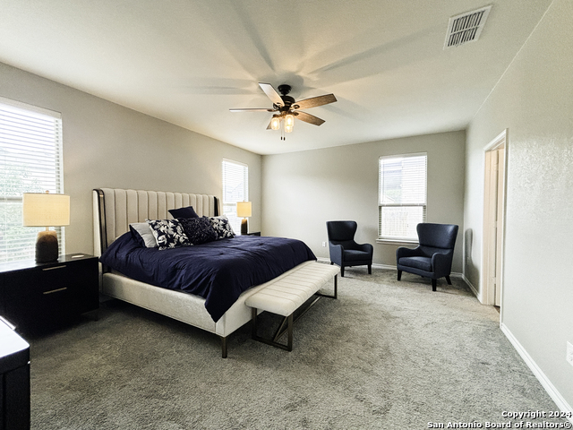 Listing photo id 9 for 8134 Emmeline Dr,