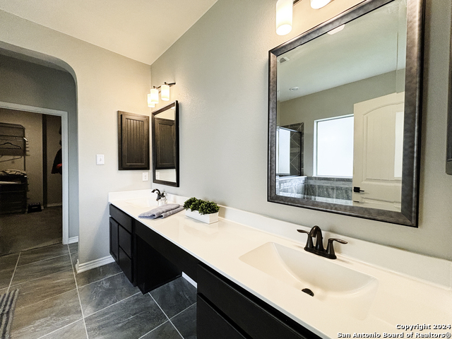 Listing photo id 11 for 8134 Emmeline Dr,