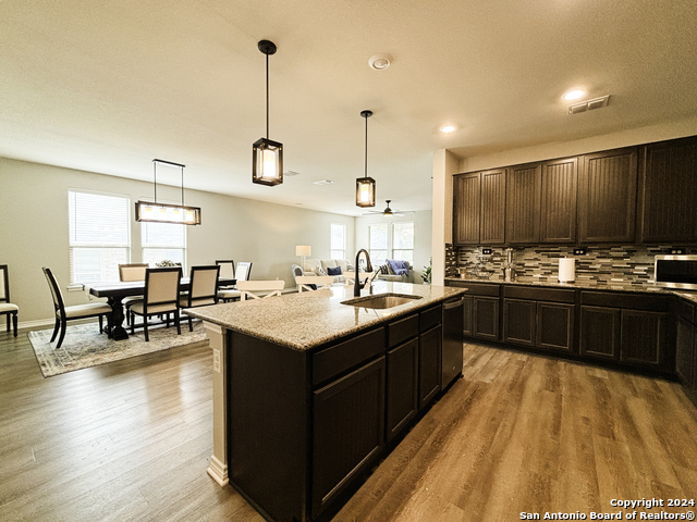 Listing photo id 19 for 8134 Emmeline Dr,