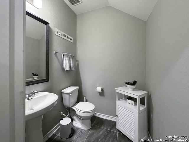 Listing photo id 21 for 8134 Emmeline Dr,