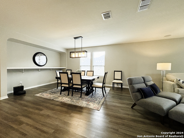 Listing photo id 6 for 8134 Emmeline Dr,