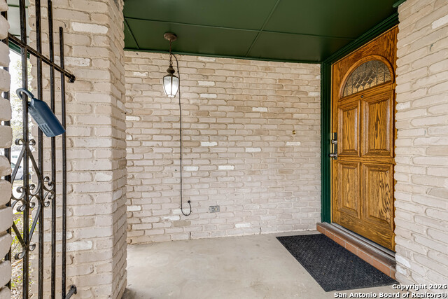 Image 3 of 35 For 3743 Newrock