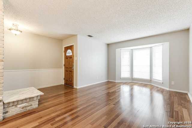 Image 5 of 35 For 3743 Newrock