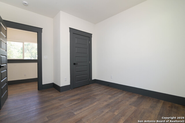 Image 17 of 28 For 207 Loretta Pl