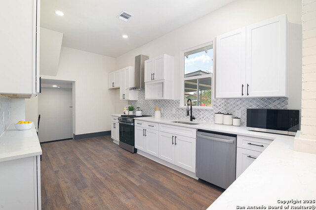 Image 7 of 28 For 207 Loretta Pl