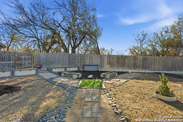 Listing photo id 36 for 3231 Lilly Flower