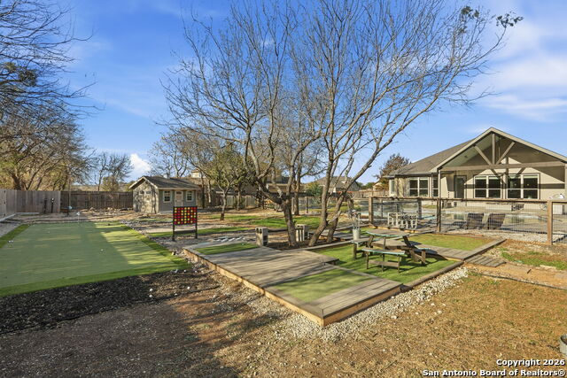 Listing photo id 38 for 3231 Lilly Flower