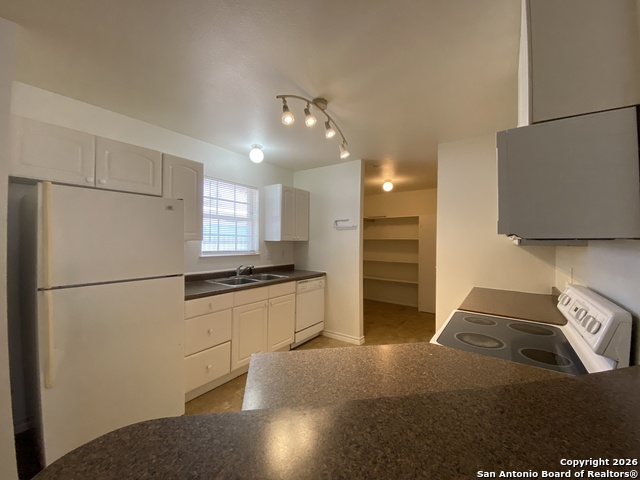 Image 4 of 11 For 176 White W A