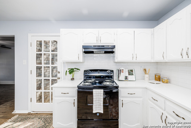 Listing photo id 10 for 5703 Honeygold