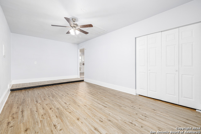 Listing photo id 16 for 5703 Honeygold