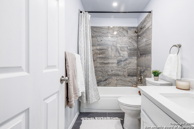 Listing photo id 21 for 5703 Honeygold