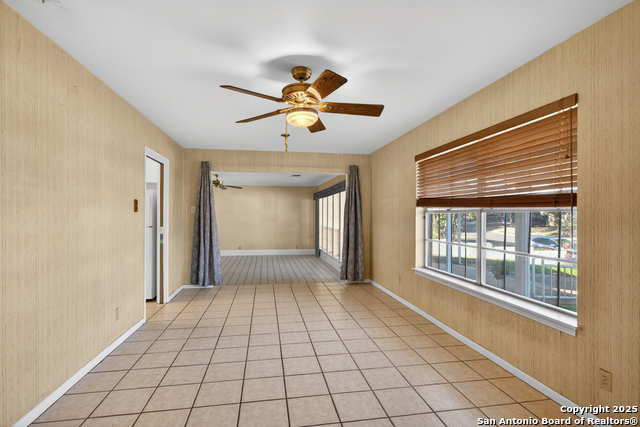 Listing photo id 13 for 3802 Oak  