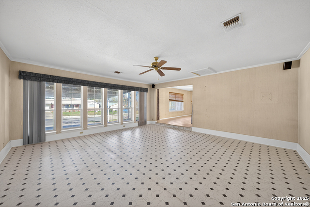 Listing photo id 15 for 3802 Oak  