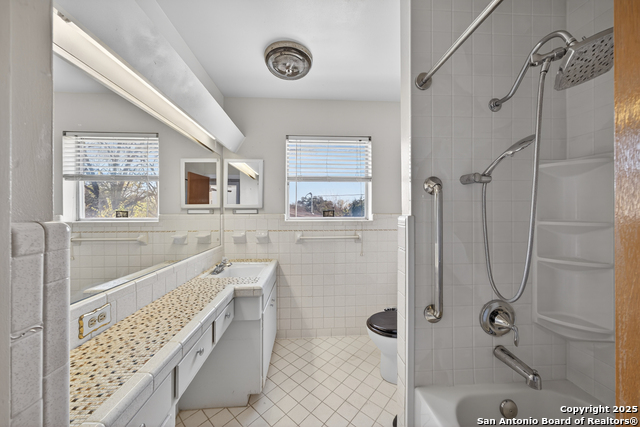 Listing photo id 21 for 3802 Oak  