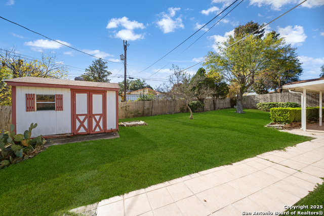 Listing photo id 26 for 3802 Oak  