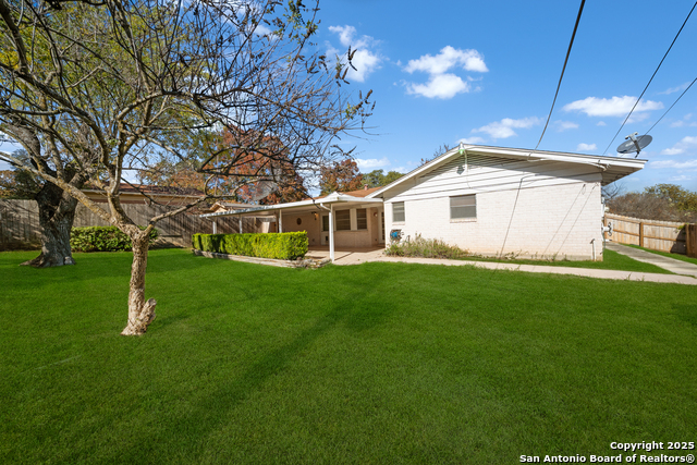 Listing photo id 27 for 3802 Oak  