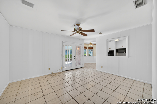 Listing photo id 4 for 3802 Oak  