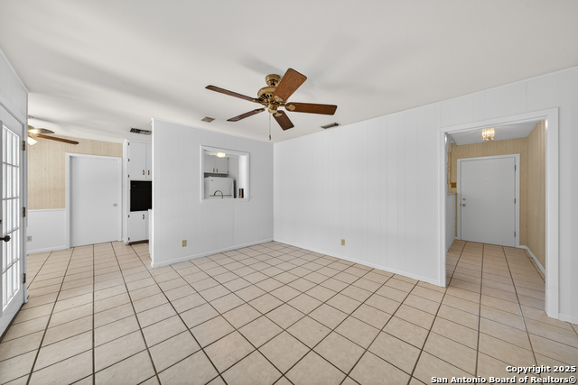 Listing photo id 5 for 3802 Oak  