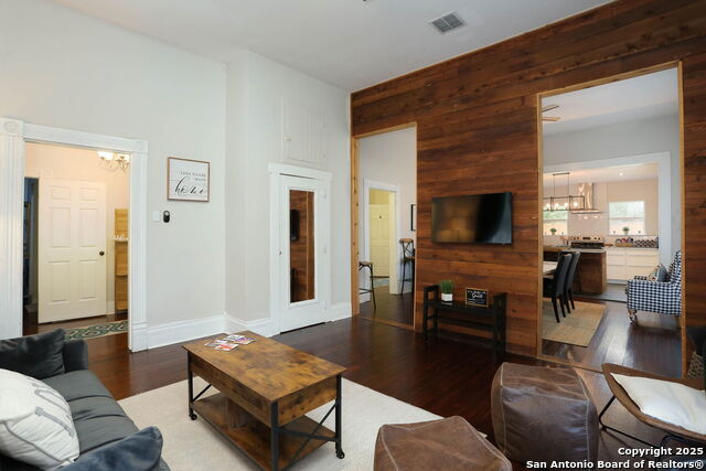 Image 17 of 28 For 1712 Pine N