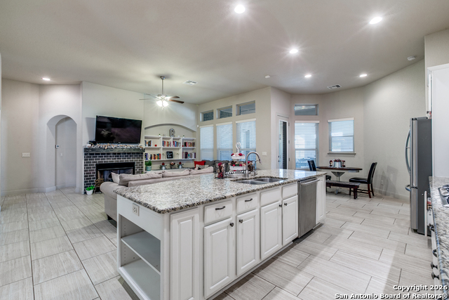 Listing photo id 7 for 3218 Lilly Flower