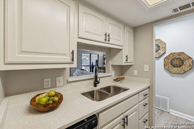 Image 4 of 21 For 11843 Braesview  1814