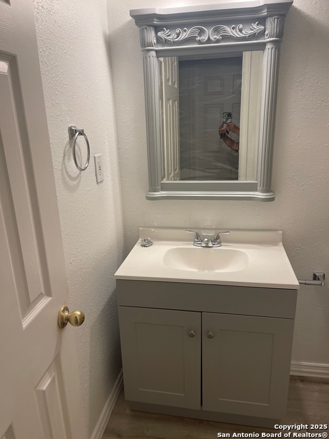 Image 3 of 6 For 106 River Knoll