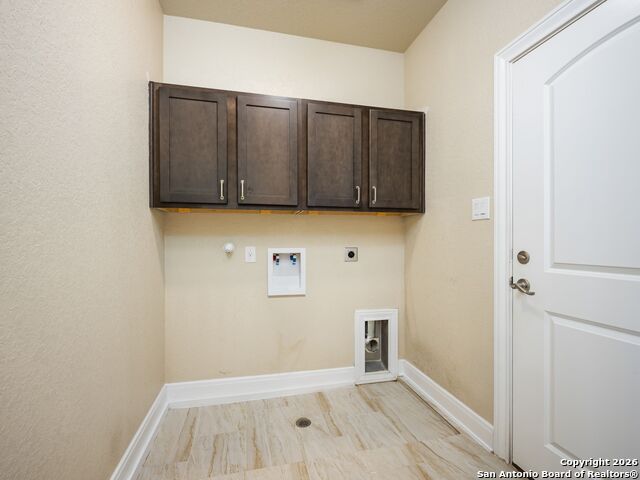 Image 18 of 33 For 14681 Main St