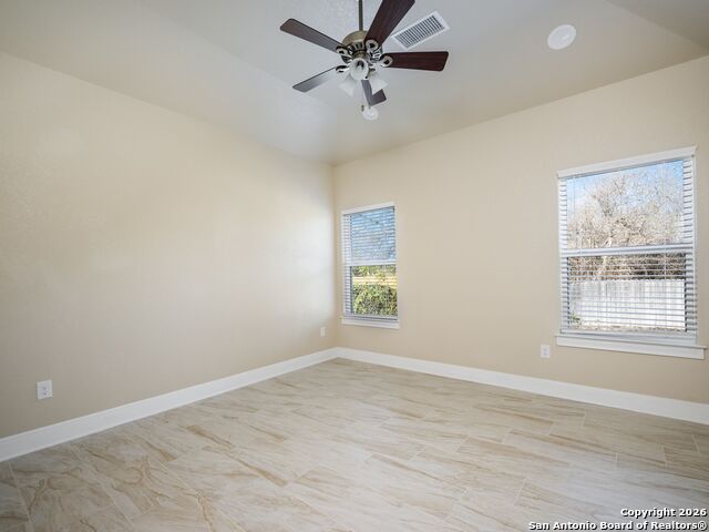 Image 19 of 33 For 14681 Main St