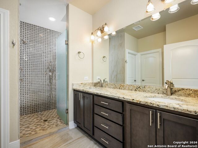 Image 20 of 33 For 14681 Main St