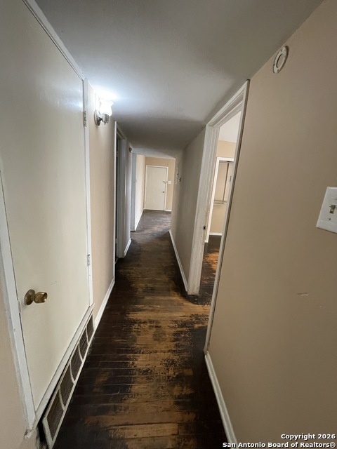 Image 24 of 34 For 910 Grosvenor