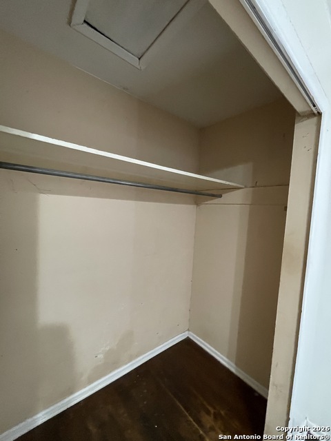 Image 26 of 34 For 910 Grosvenor