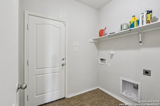 Image 30 of 34 For 7702 Stable  