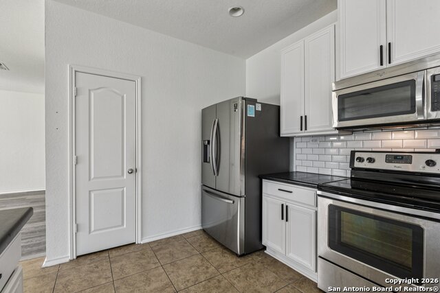 Image 9 of 34 For 7702 Stable  