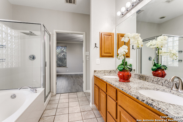 Image 16 of 23 For 407 Neches Branch