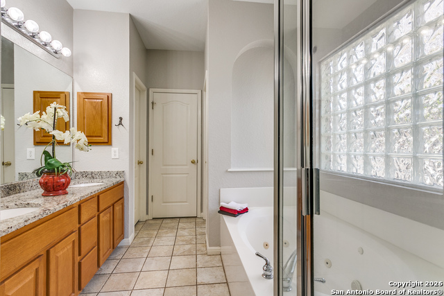 Image 17 of 23 For 407 Neches Branch