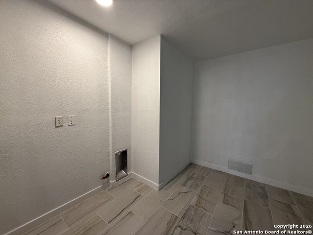 Image 16 of 22 For 2227 Hicks