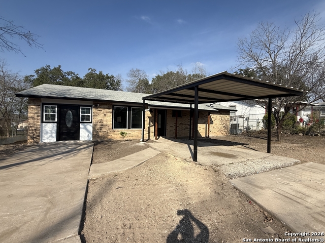 Image 2 of 22 For 2227 Hicks