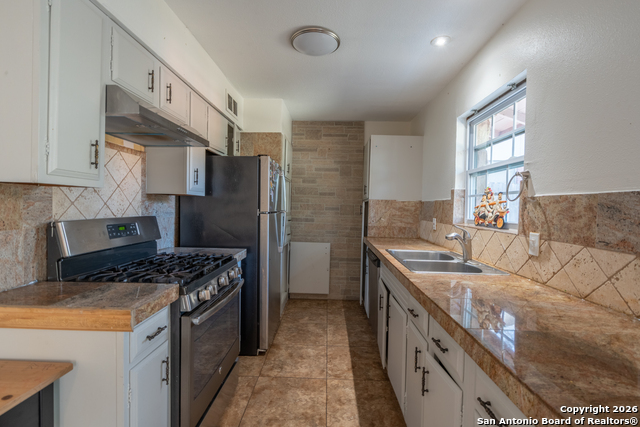 Image 3 of 31 For 607 Colwyn Pass