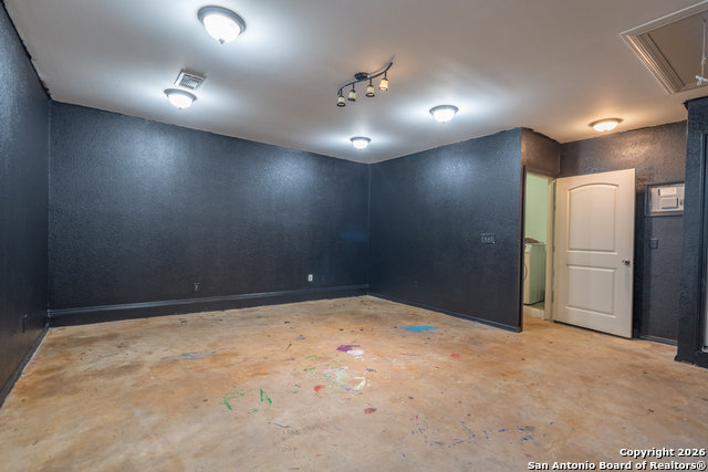 Image 4 of 31 For 607 Colwyn Pass