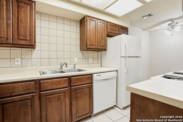 Image 13 of 30 For 7738 Chambers  907